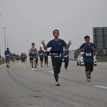 Runner Photo 7587809