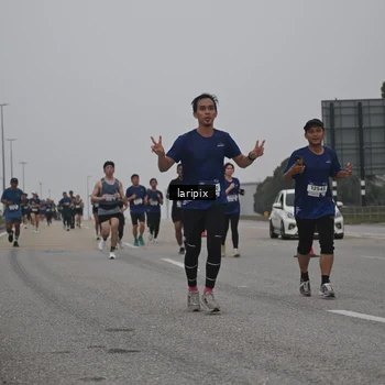 Runner Photo 7587811