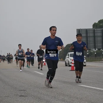 Runner Photo 7587812