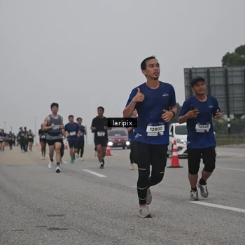 Runner Photo 7587817