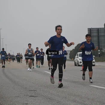 Runner Photo 7587819