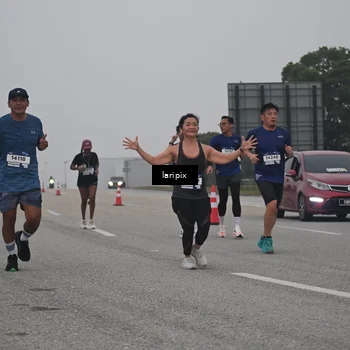 Runner Photo 7587829