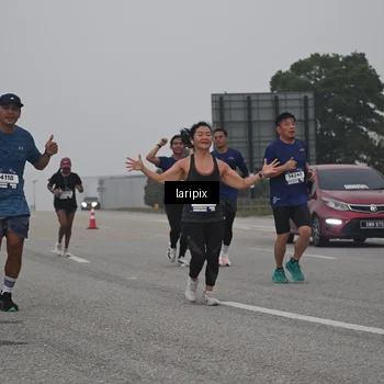 Runner Photo 7587831