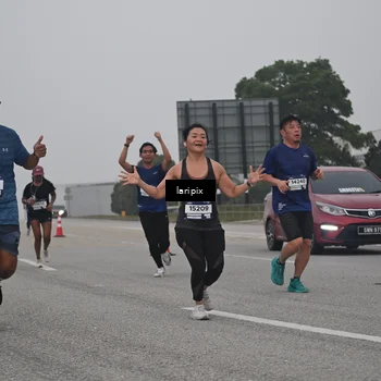 Runner Photo 7587832