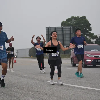 Runner Photo 7587834