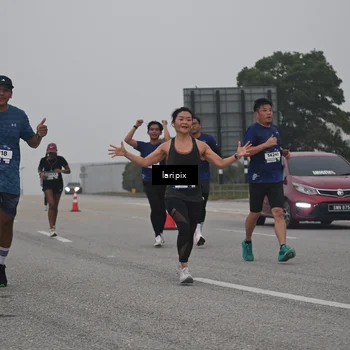 Runner Photo 7587835