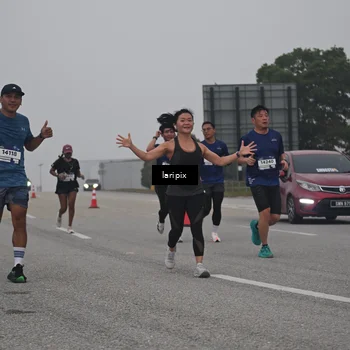 Runner Photo 7587841