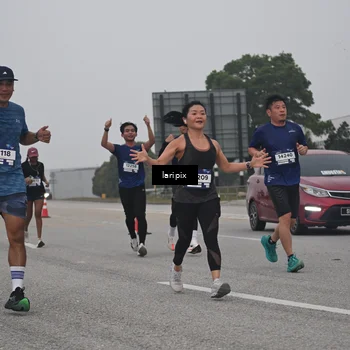 Runner Photo 7587843