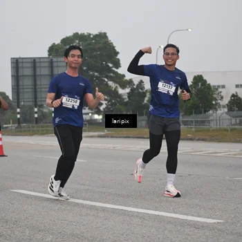 Runner Photo 7587844