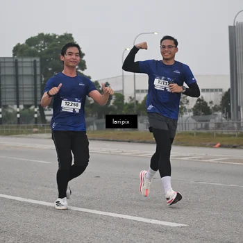 Runner Photo 7587845