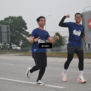 Runner Photo 7587850