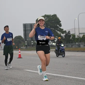 Runner Photo 7587857