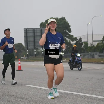 Runner Photo 7587858