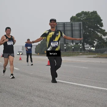 Runner Photo 7587870
