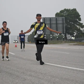 Runner Photo 7587871