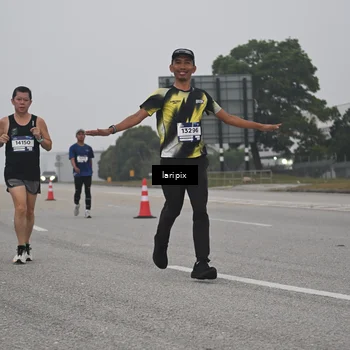 Runner Photo 7587875