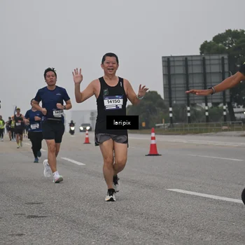 Runner Photo 7587879