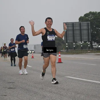 Runner Photo 7587881