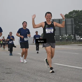 Runner Photo 7587885
