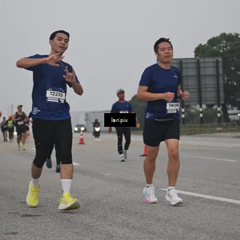 Runner Photo 7587888