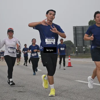 Runner Photo 7587892