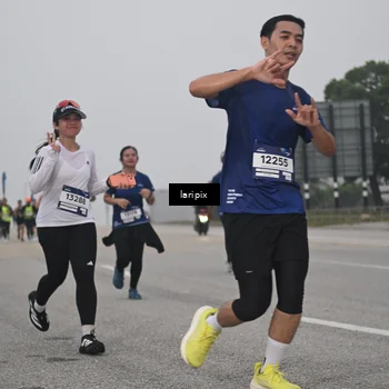 Runner Photo 7587894