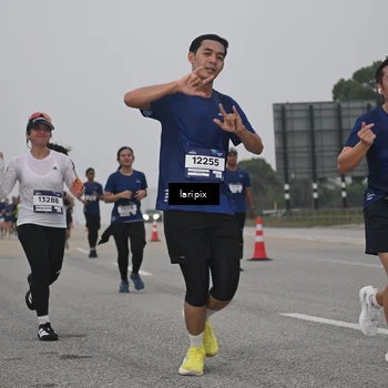 Runner Photo 7587896