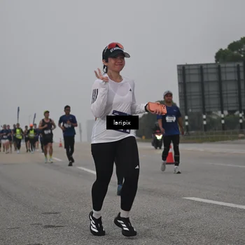 Runner Photo 7587898