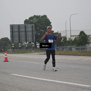 Runner Photo 7587912