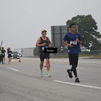 Runner Photo 7587921