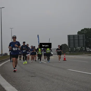 Runner Photo 7587938