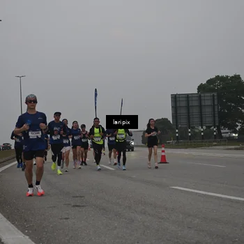 Runner Photo 7587942