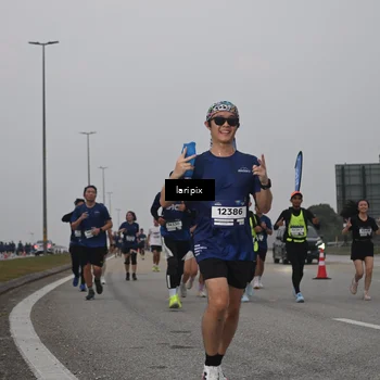 Runner Photo 7587949
