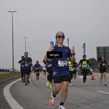 Runner Photo 7587950