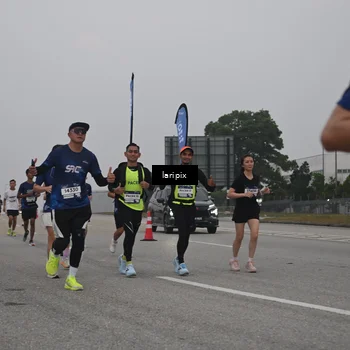 Runner Photo 7587951