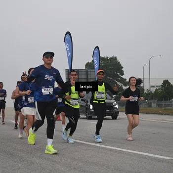 Runner Photo 7587955
