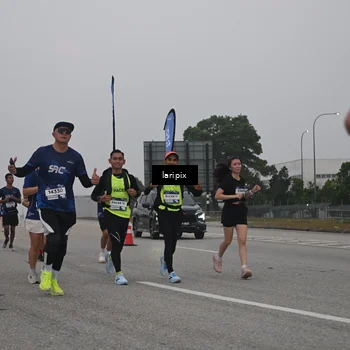 Runner Photo 7587963