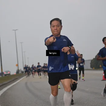Runner Photo 7587964