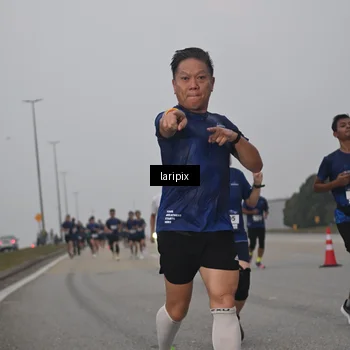 Runner Photo 7587971