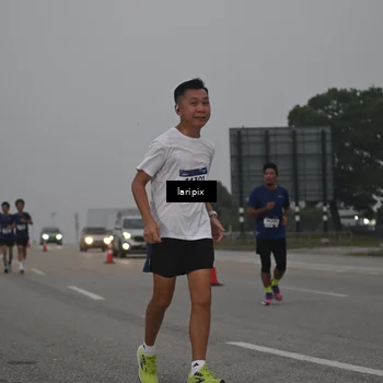 Runner Photo 7587977