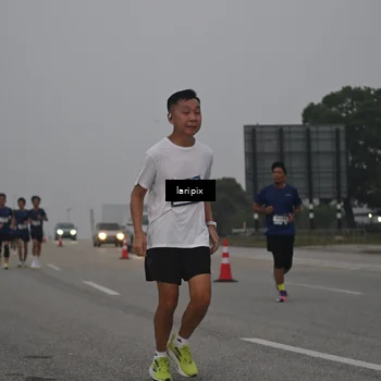 Runner Photo 7587980