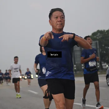 Runner Photo 7587981