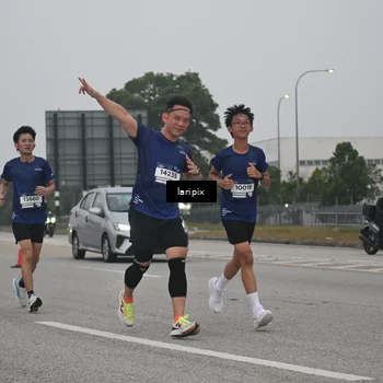 Runner Photo 7587989