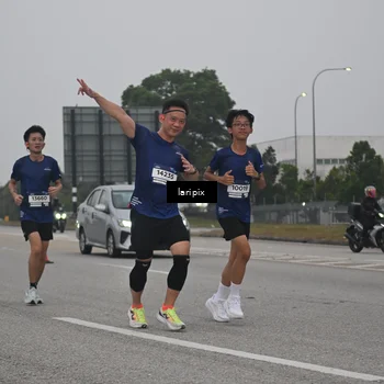 Runner Photo 7587997
