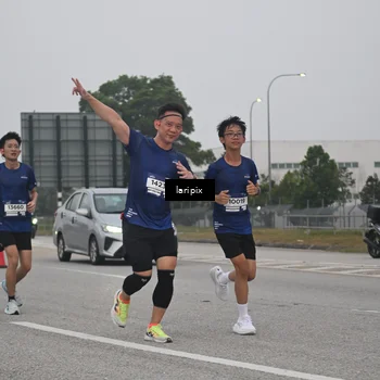 Runner Photo 7587999