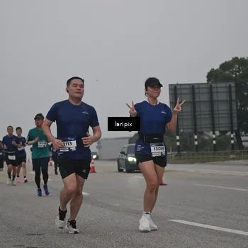 Runner Photo 7588001