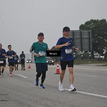 Runner Photo 7588009