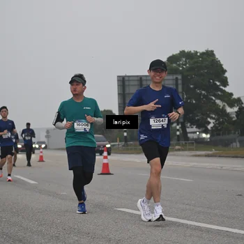 Runner Photo 7588011