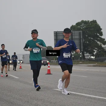 Runner Photo 7588012