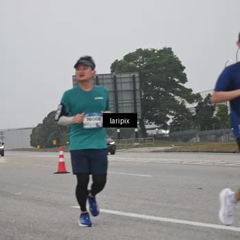 Runner Photo 7588028